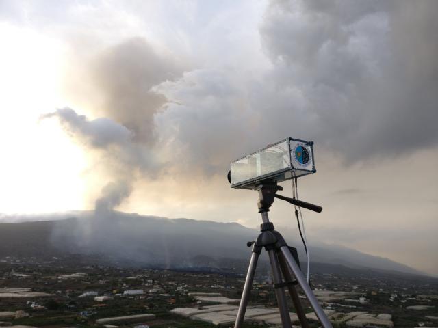 La cámara Drago toma imágenes del volcán de Cumbre Vieja.